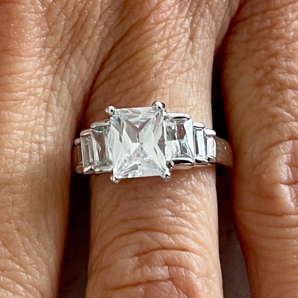 Dazzling Solid 925 Sterling Silver Women's Ring with Crystal Accents - Picture 2 of 4